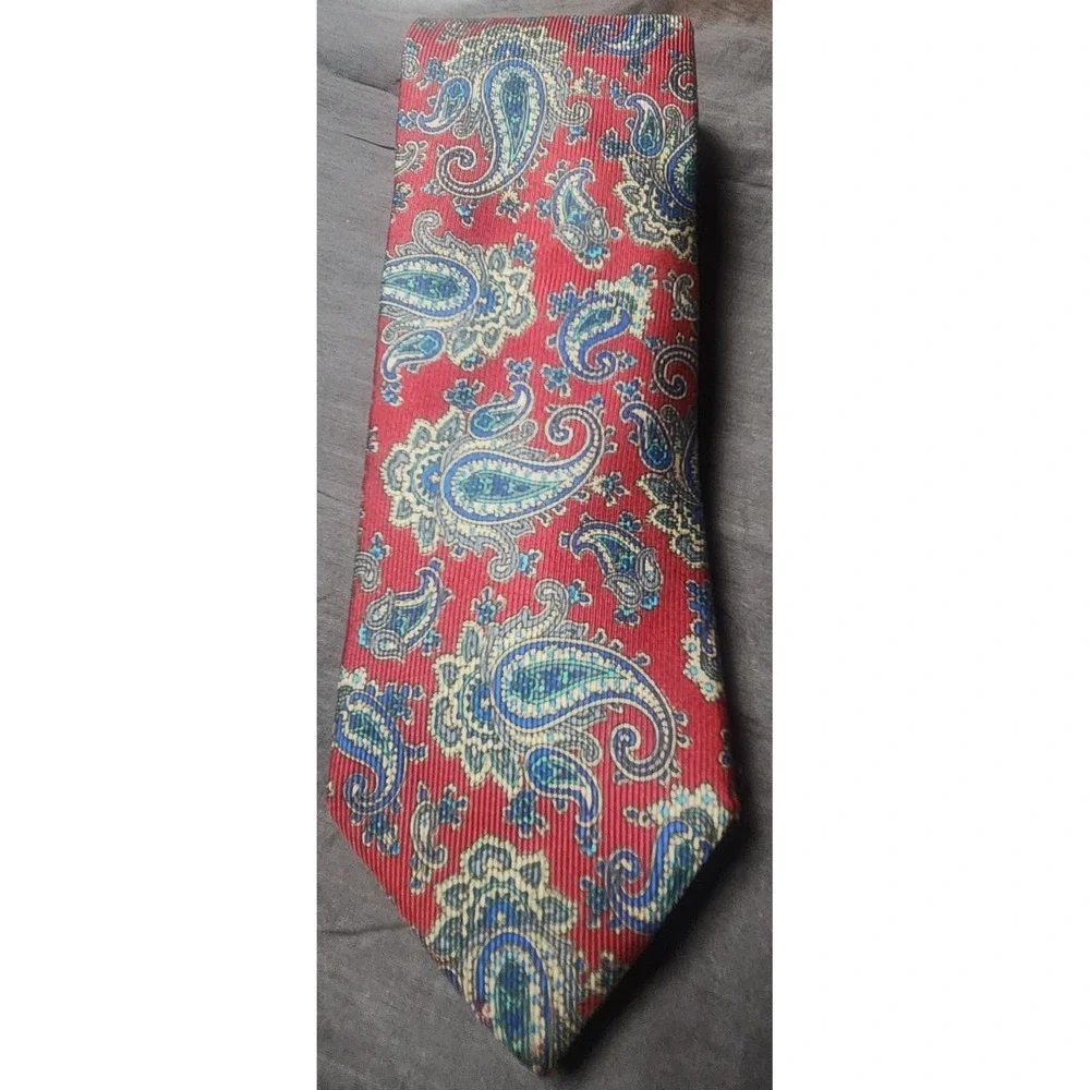 Vintage SWINDON Silk Tie Mens Red Multicolor Paisley Designer Necktie Made in US